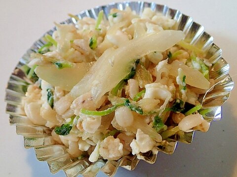 鶏がら塩糀＆白だしで　玉ねぎと豆苗と押麦の白身炒め